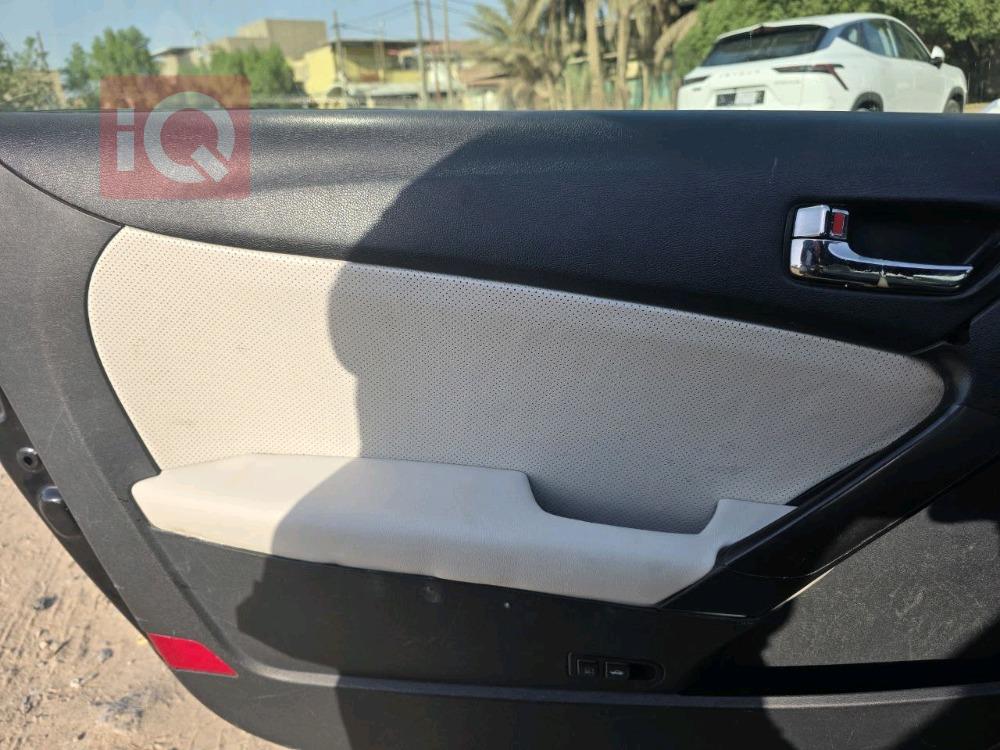 هيونداي جينيسيس كوبيه